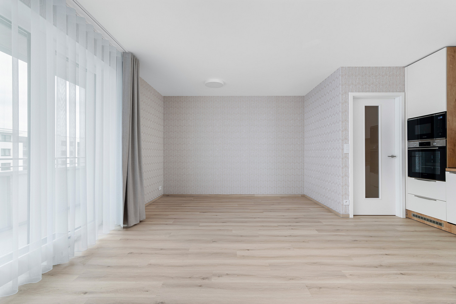 Pronájem bytu 1+kk 40 m² – fotografie 2