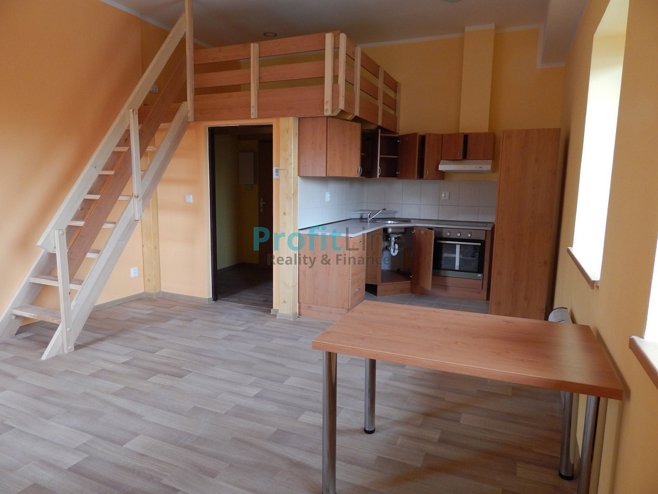 Pronájem bytu 1+kk 40 m² – fotografie 2