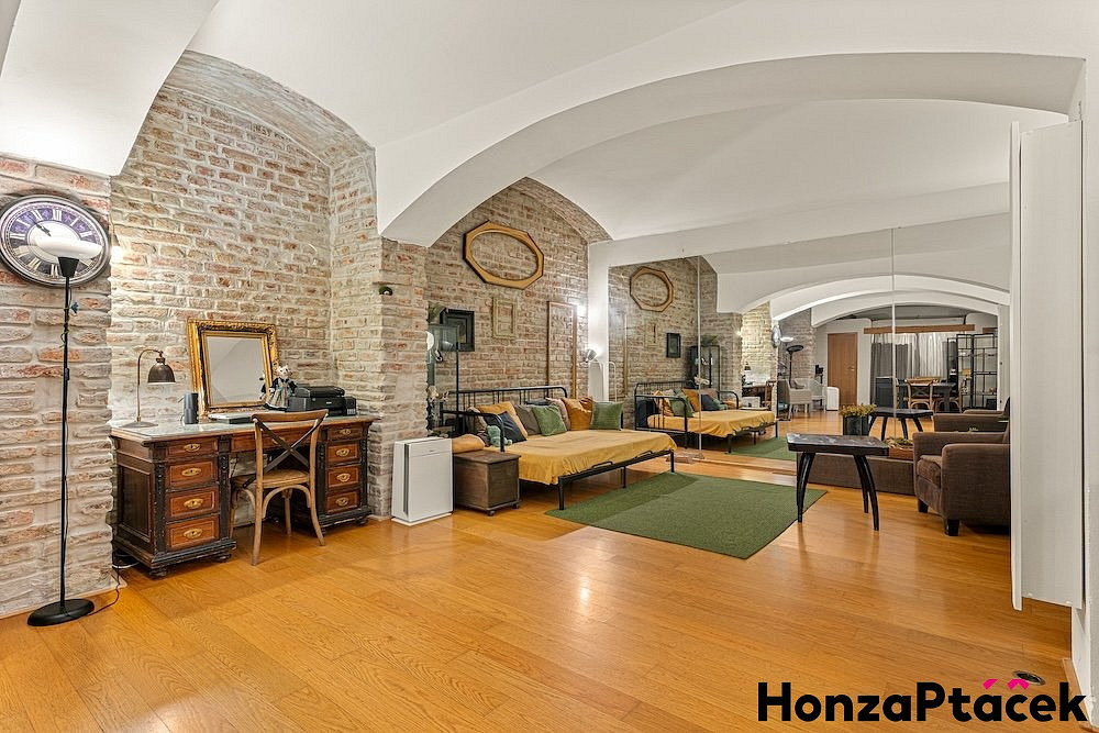 Prodej komerčního objektu (jiného typu) 66 m²