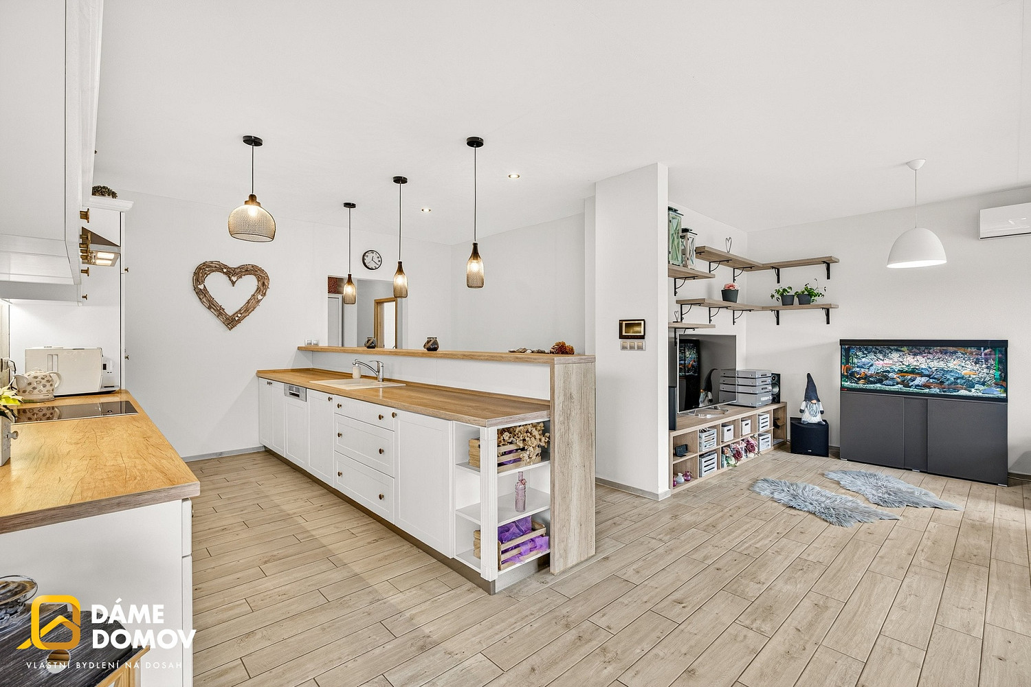 Prodej domu 225 m² s pozemkem 2 037 m² — photo 2
