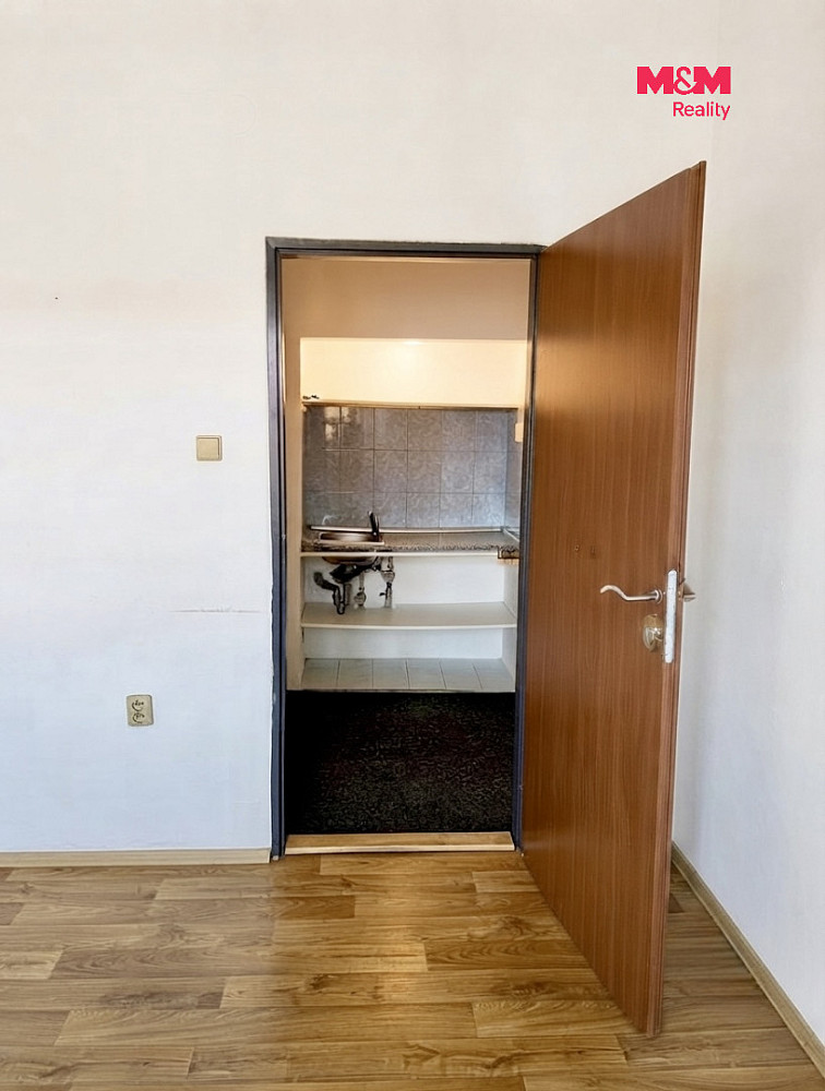 Pronájem bytu 1+kk 17 m² — photo 2
