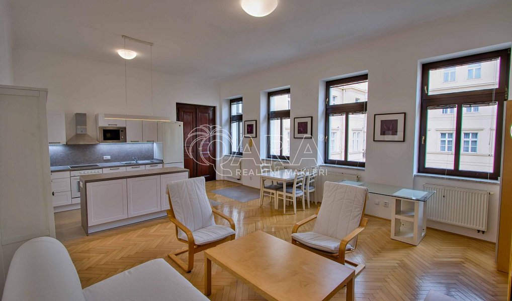 Pronájem bytu 2+kk 65 m², Praha – náhled fotky 3