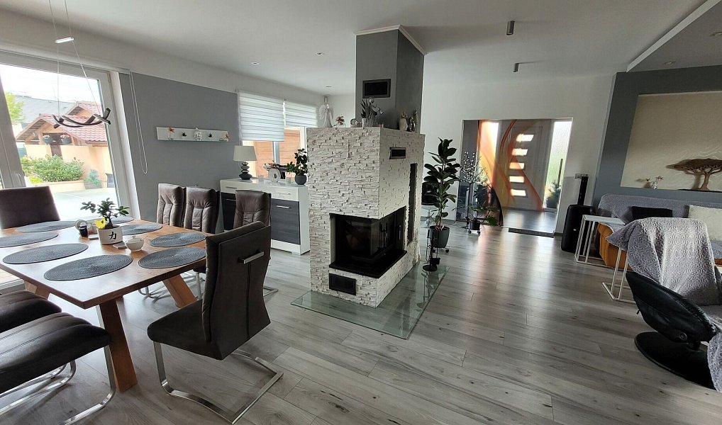 Prodej domu 250 m² s pozemkem 1 717 m², Roudnice nad Labem – náhled fotky 2