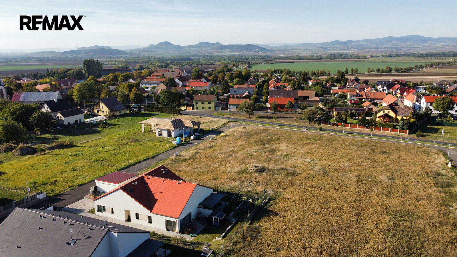 Prodej stavebního pozemku 860 m²