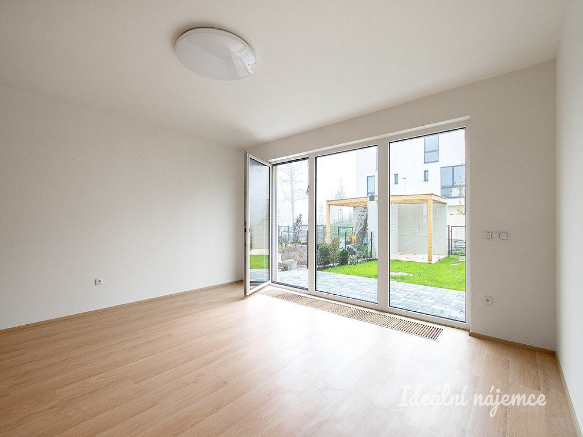 Pronájem bytu 4+kk 107 m²