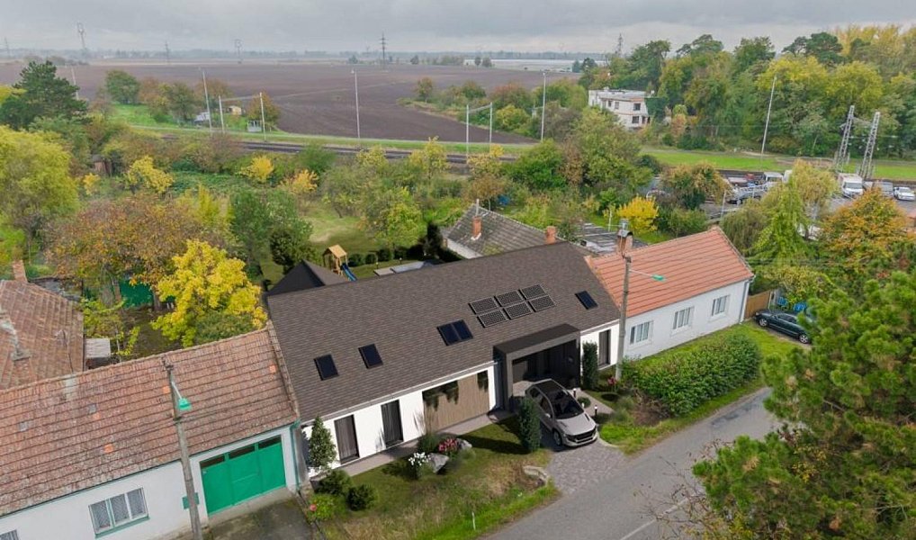 Prodej stavebního pozemku 1 387 m², Hrušky – náhled fotky 4