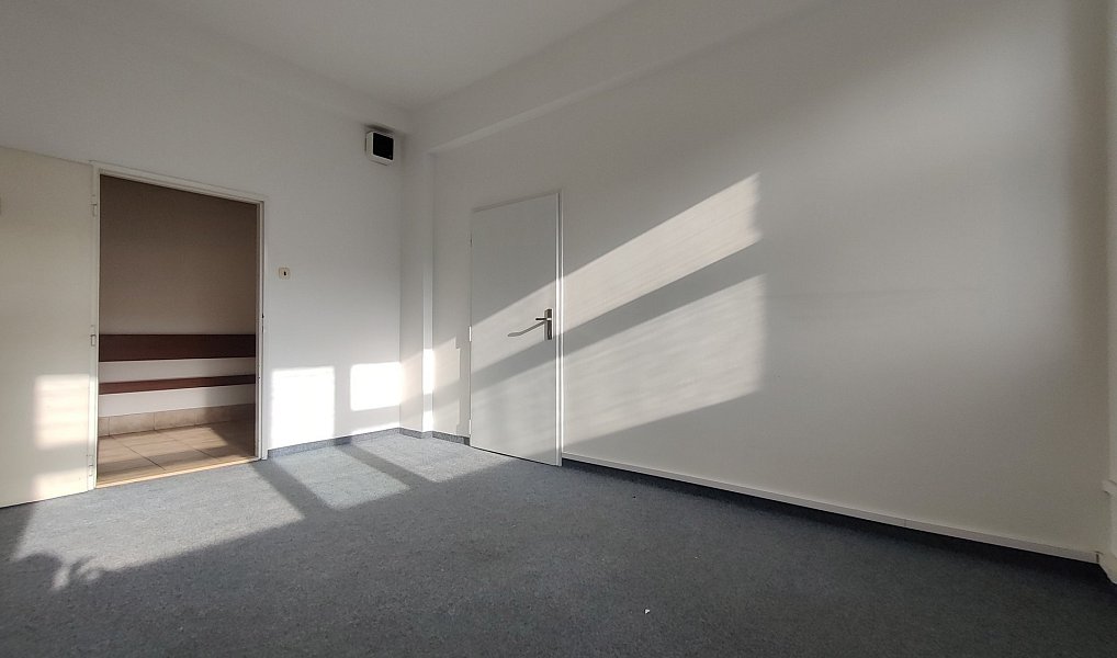 Pronájem kanceláře 17 m², Praha – náhled fotky 2