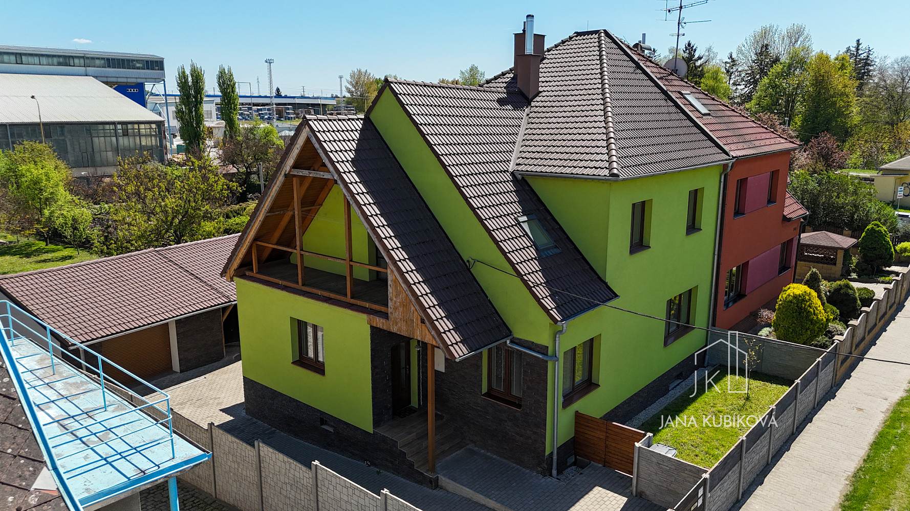 Prodej domu 336 m² s pozemkem 1 199 m²
