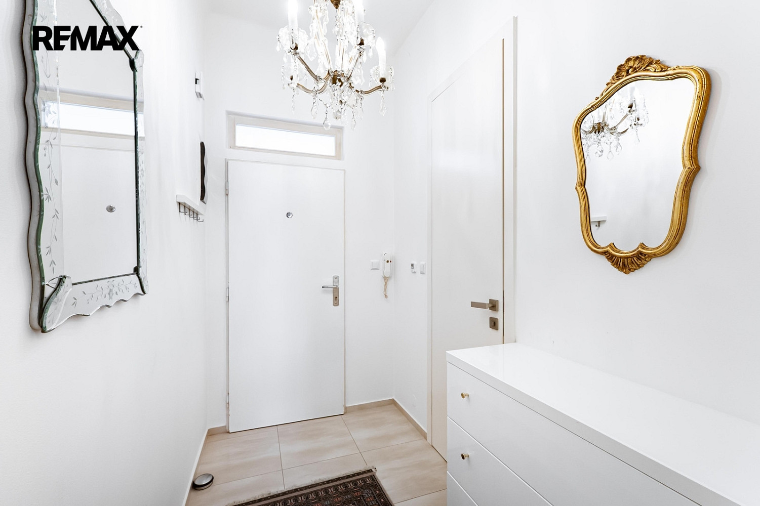 Pronájem bytu 1+kk 28 m² — photo 3