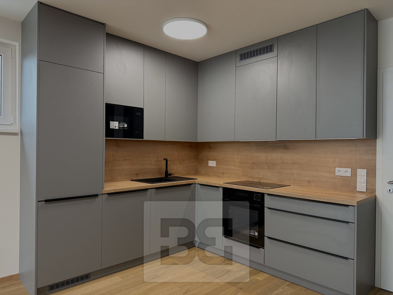 Pronájem bytu 3+kk 80 m² — photo 2