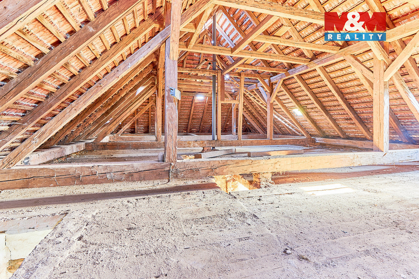 Prodej nájemního domu, činžáku 982 m² - Ansicht 5