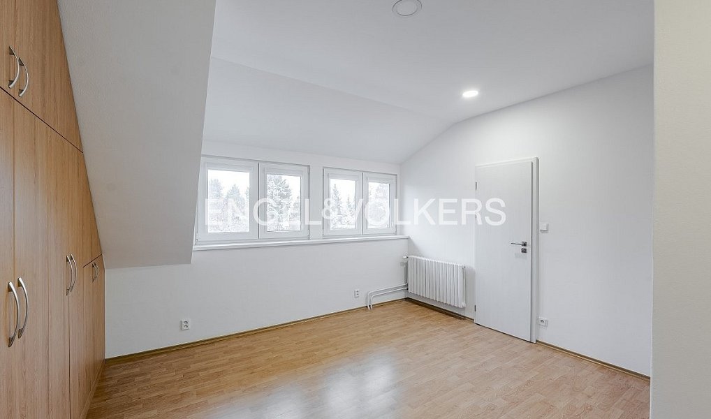 Pronájem domu 350 m² s pozemkem 761 m², Průhonice – náhled fotky 9