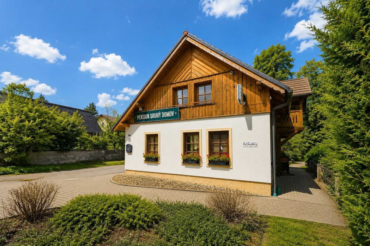 Prodej domu 280 m² s pozemkem 935 m² – fotografie 3