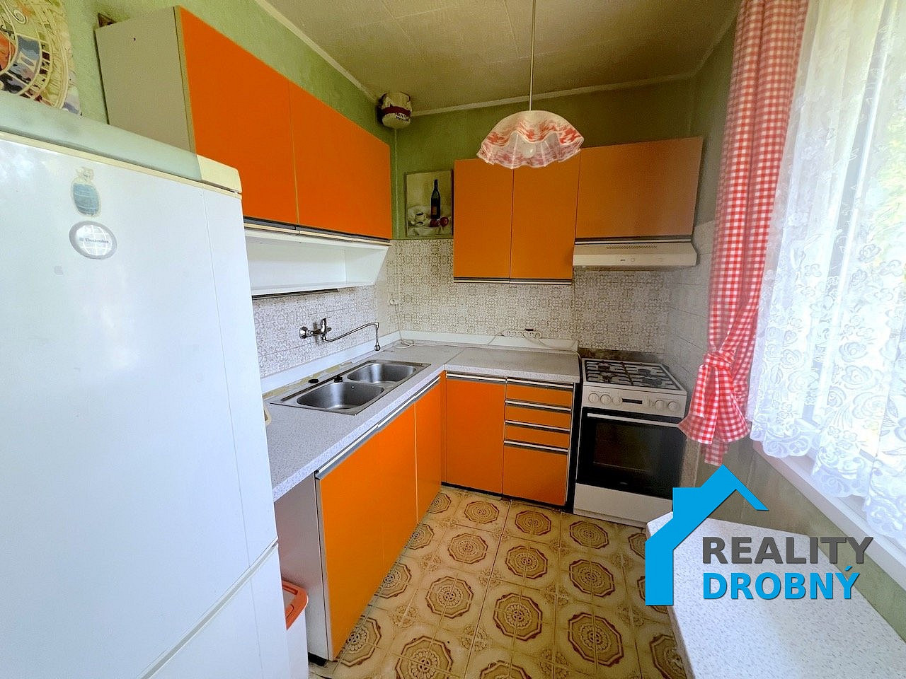 Prodej domu 105 m² s pozemkem 824 m² — photo 2