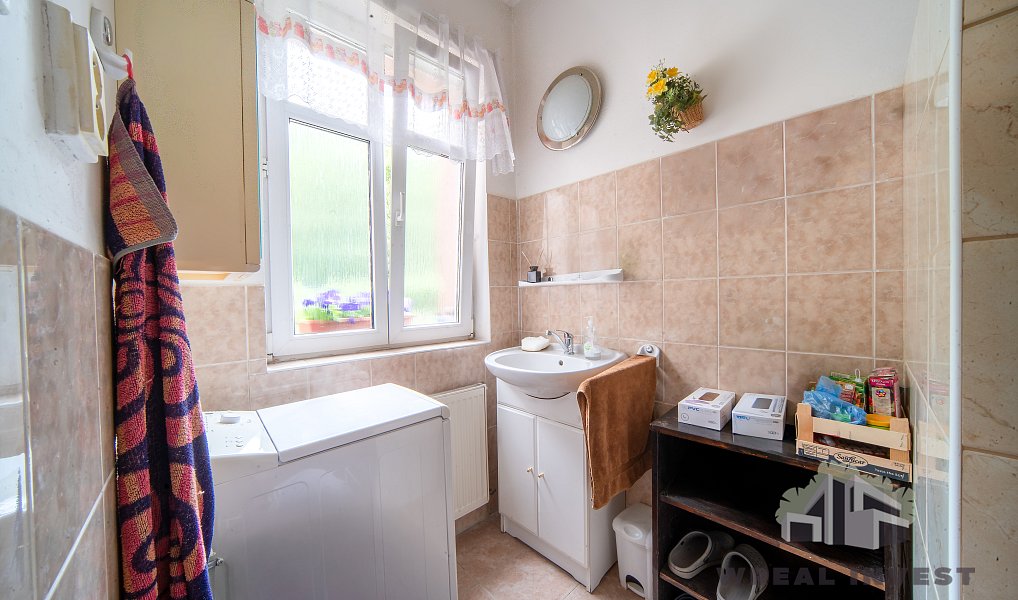 Prodej domu 203 m² s pozemkem 579 m², Měchenice – náhled fotky 37