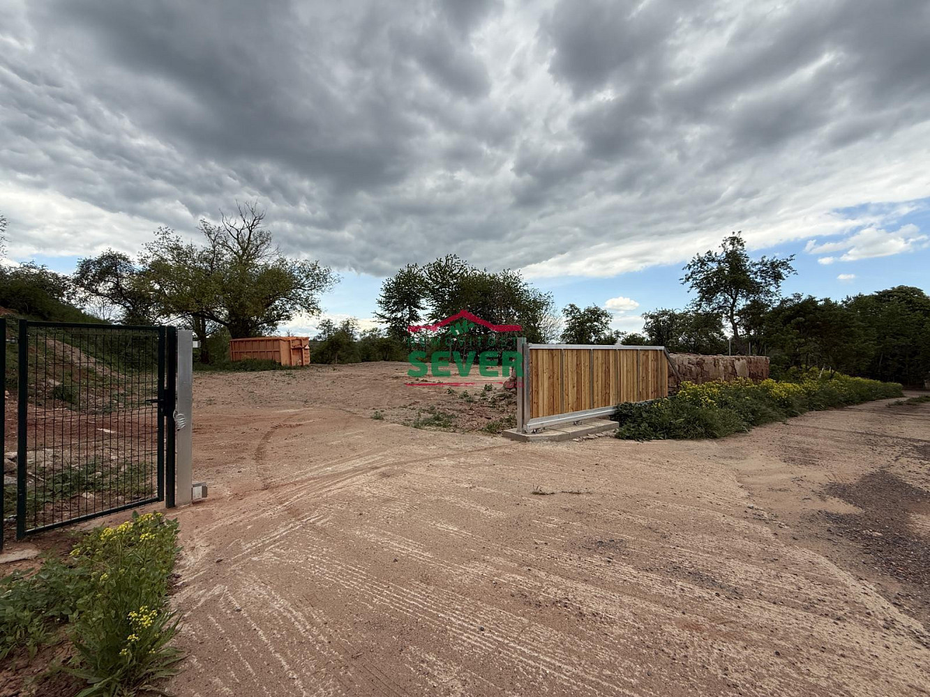 Prodej stavebního pozemku 6 489 m² – fotografie 2