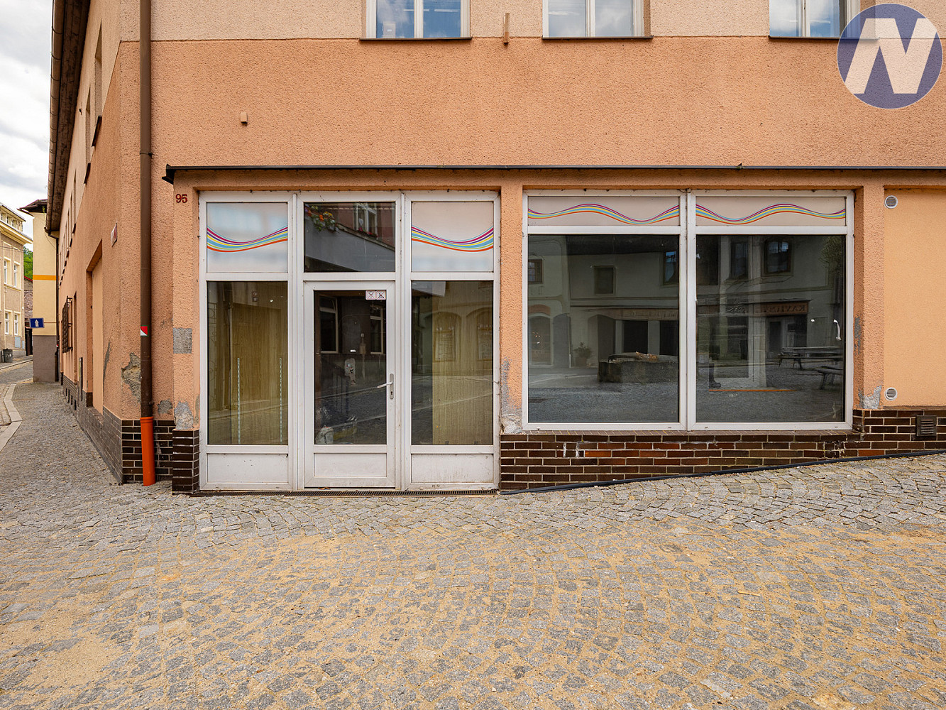 Prodej obchodních prostor 460 m² – fotografie 2