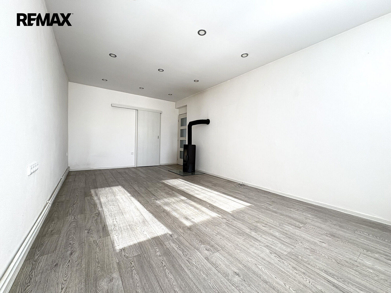 Pronájem bytu 2+1 56 m² – fotografie 4