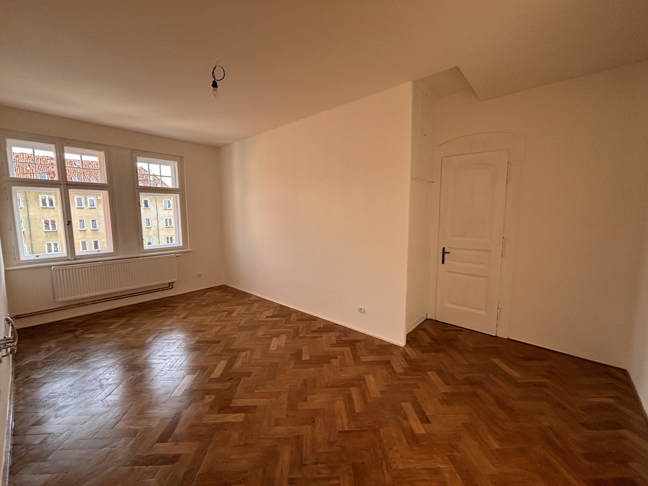 Pronájem bytu 3+1 100 m² – pohled 3