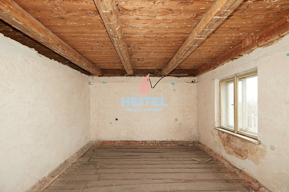 Prodej domu 300 m² s pozemkem 910 m² – fotografie 2