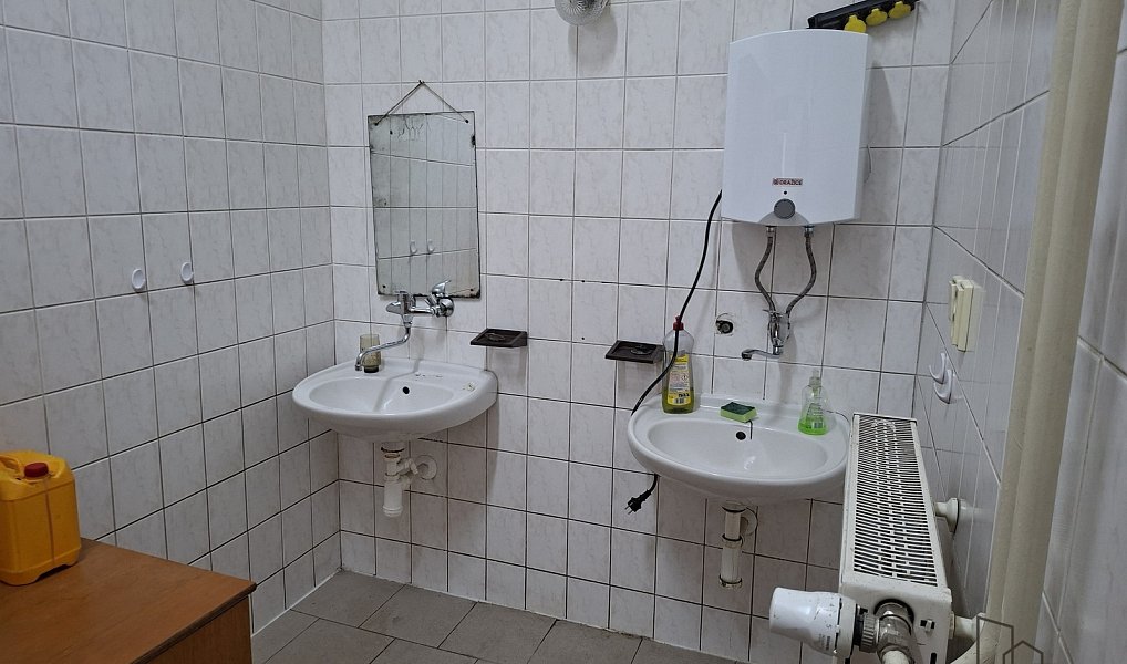 Pronájem kanceláře 50 m², Slaný – náhled fotky 3