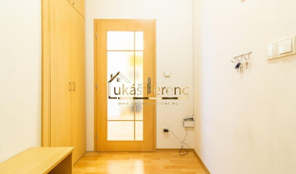 Pronájem bytu 2+kk 53 m², Praha – náhled fotky 8