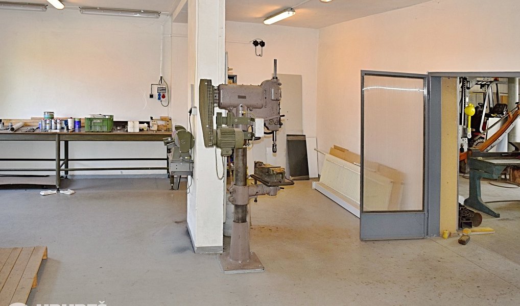 Prodej výrobních prostor 996 m², Chrast – náhled fotky 11