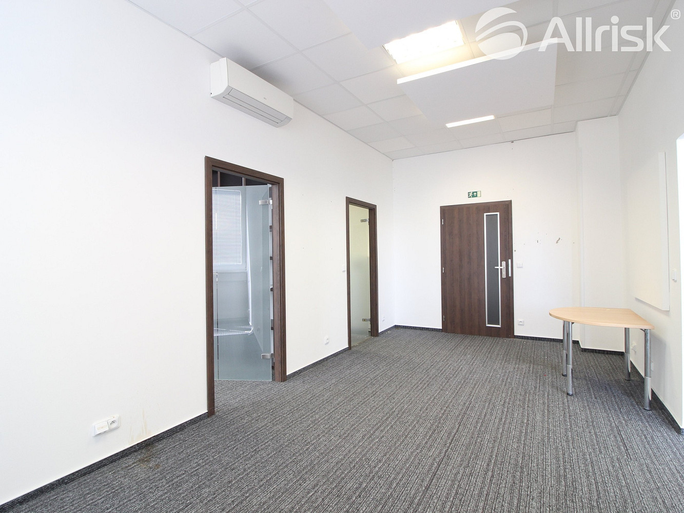 Pronájem kanceláře 105 m² – fotografie 3