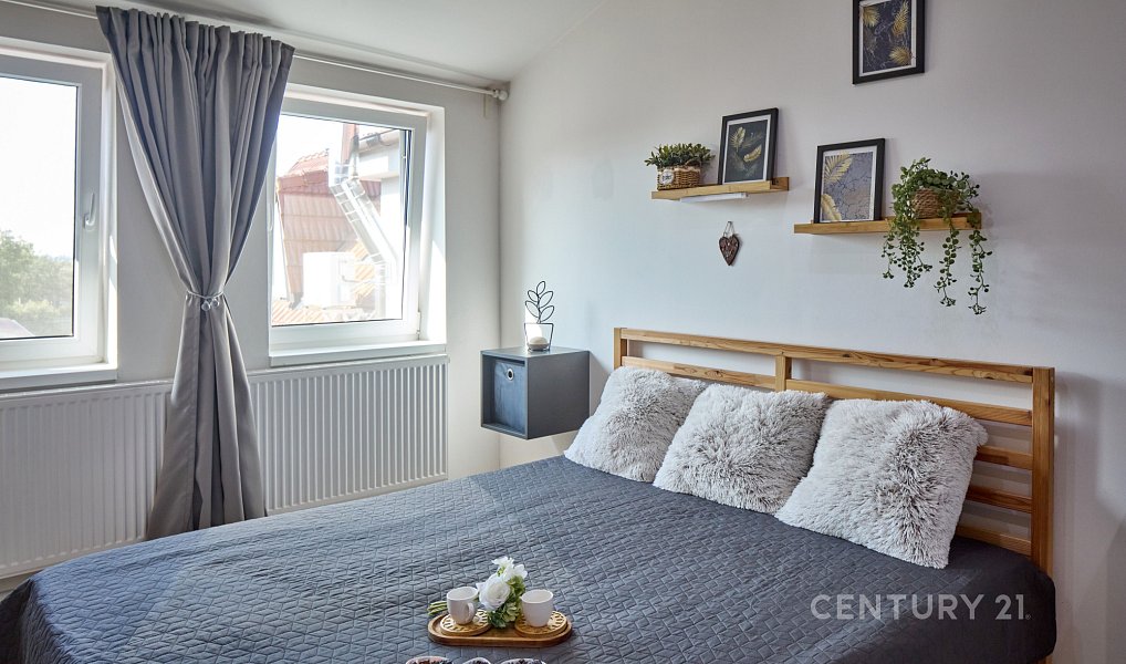 Prodej domu 260 m² s pozemkem 457 m², Ladná – náhled fotky 20