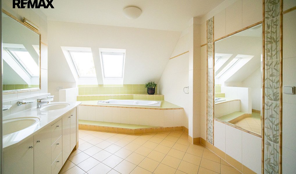 Prodej domu 346 m² s pozemkem 5 794 m², Troubsko – náhled fotky 28