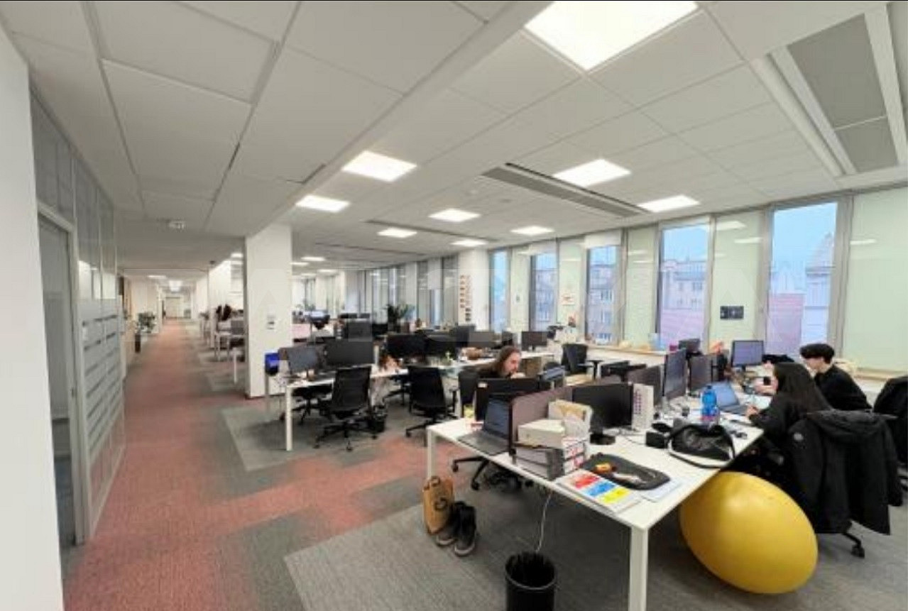 Pronájem kanceláře 595 m² – pohled 6