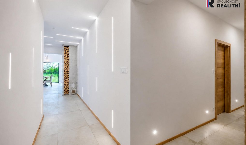 Prodej domu 200 m² s pozemkem 900 m², Veltrusy – náhled fotky 6