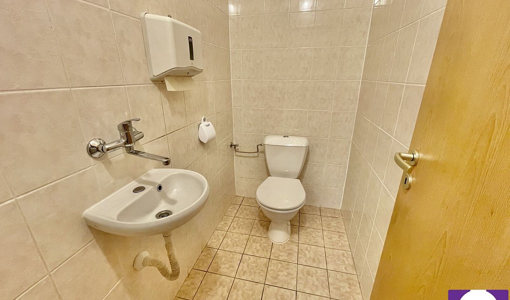 Pronájem kanceláře 112 m², Praha – náhled fotky 10