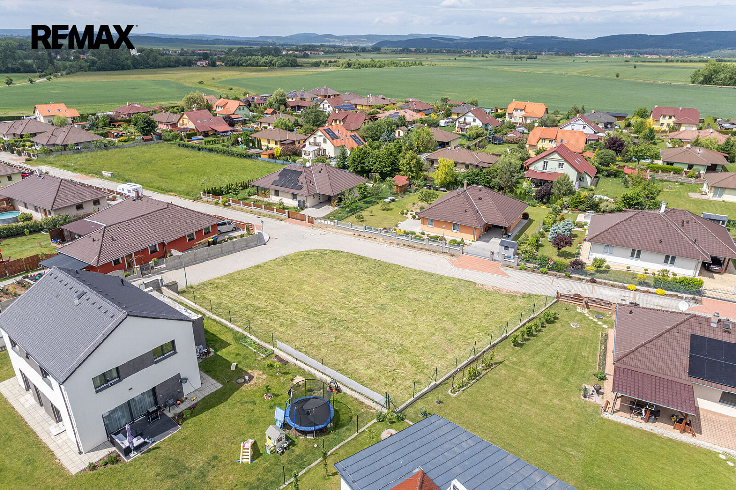 Prodej stavebního pozemku 810 m² – fotografie 3