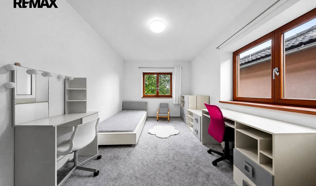 Prodej domu 252 m² s pozemkem 1 767 m², Holasovice – náhled fotky 10