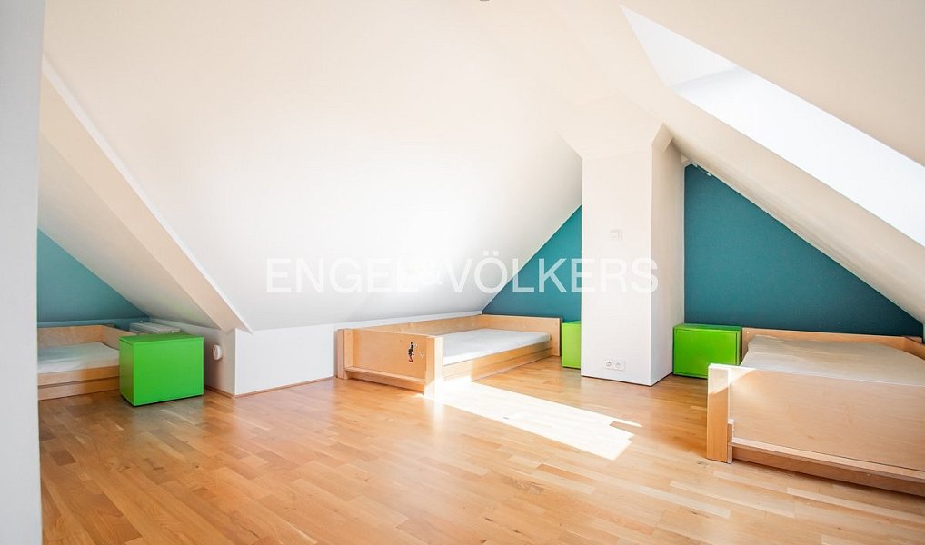 Pronájem domu 360 m² s pozemkem 583 m², Praha – náhled fotky 11