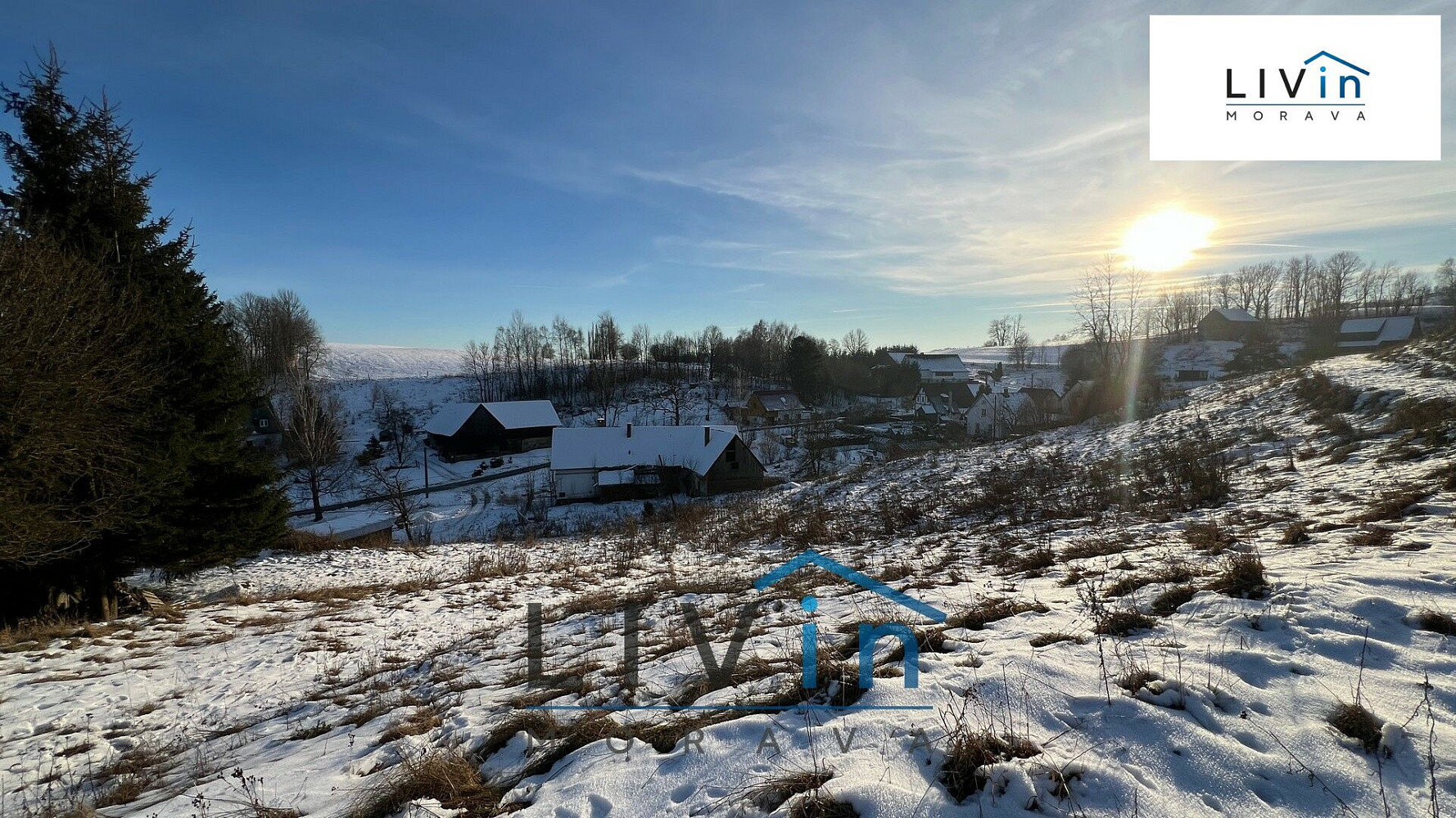 Prodej stavebního pozemku 897 m² – fotografie 2