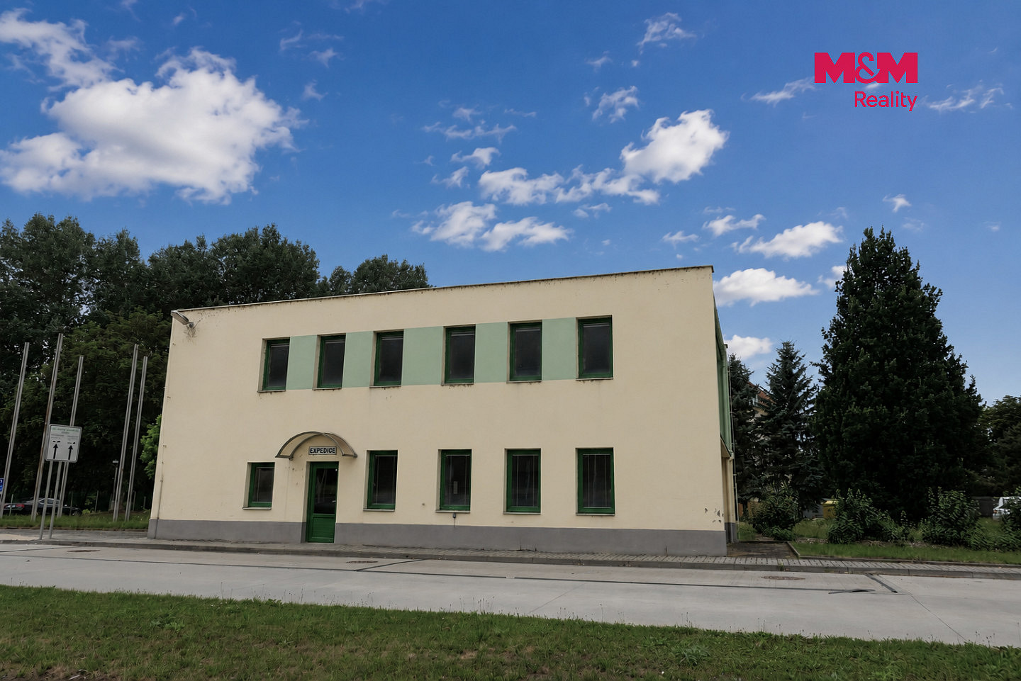 Pronájem kanceláře 200 m² – fotografie 3