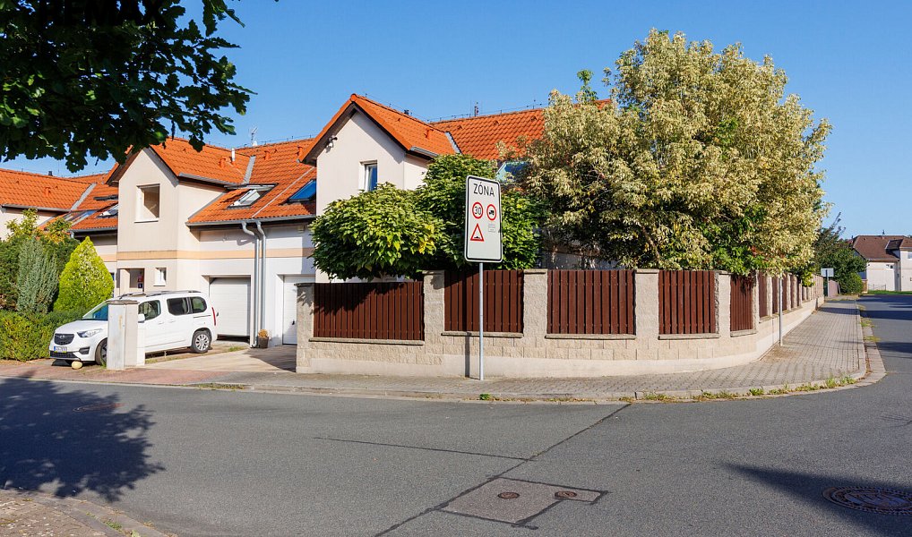 Prodej domu 126 m² s pozemkem 334 m², Praha – náhled fotky 3