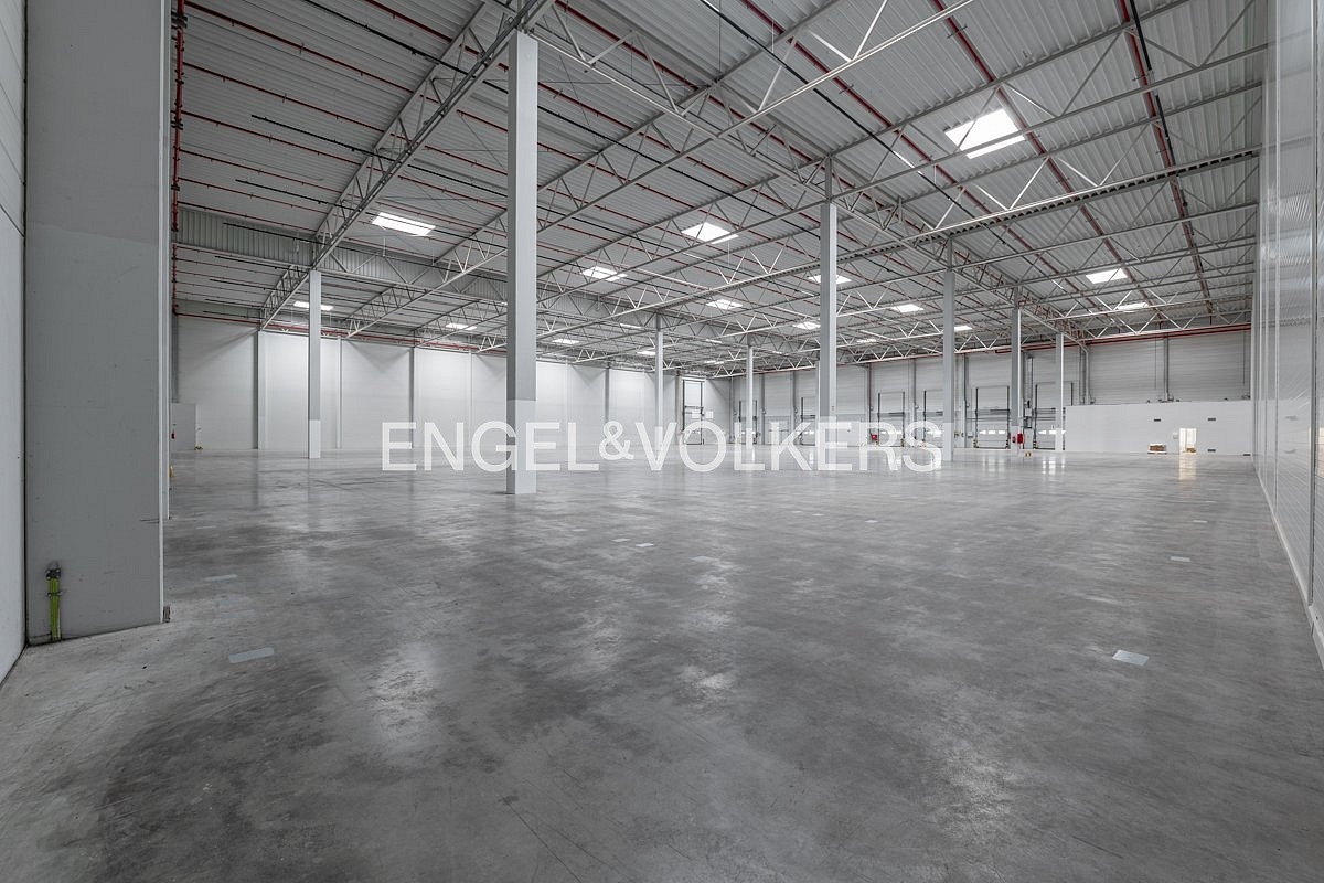 Pronájem skladovacích prostor 3 700 m² – fotografie 4