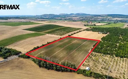 Prodej pozemku 39 611 m², Valtice, okres Břeclav
