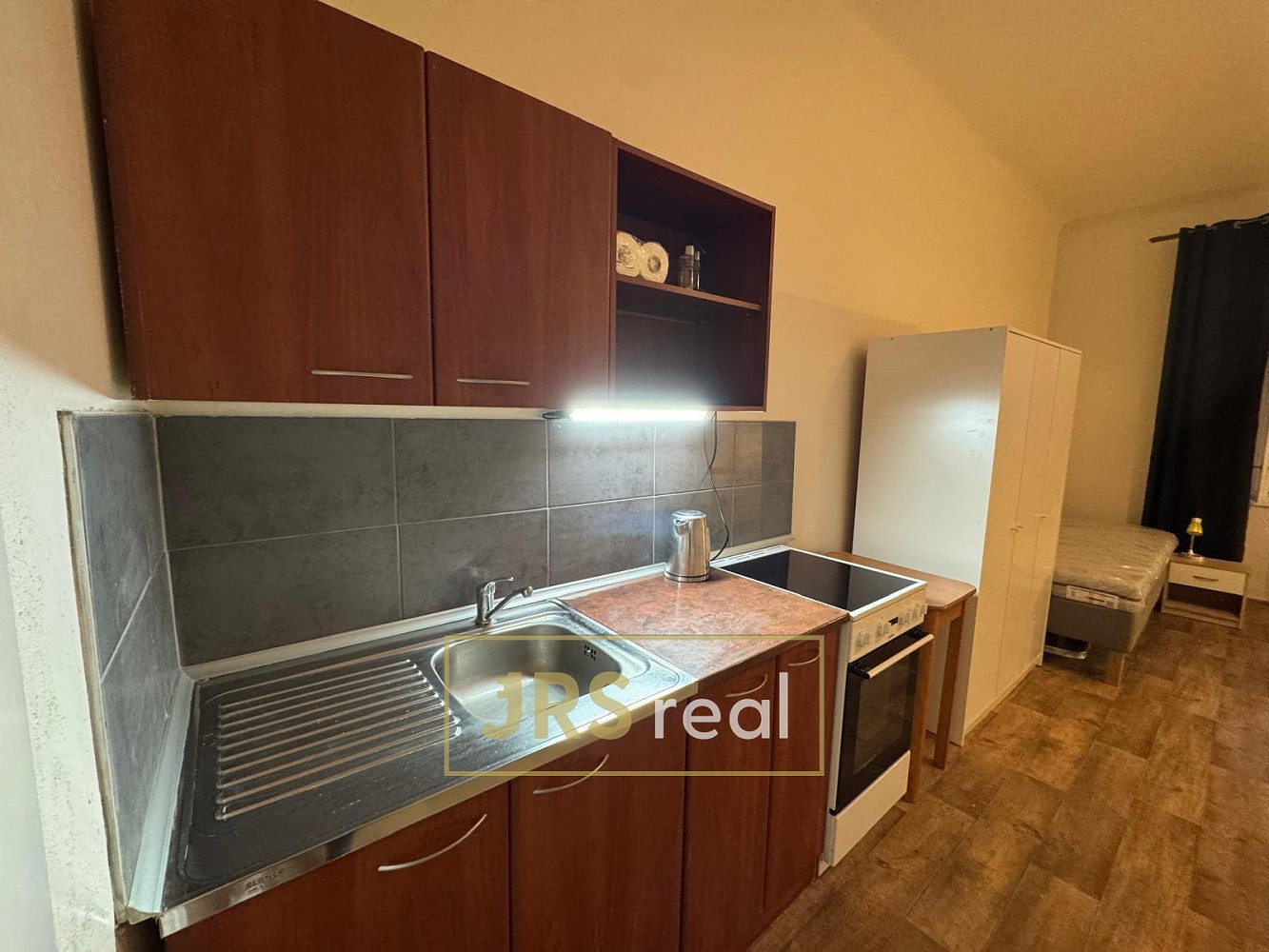 Pronájem bytu 1+kk 32 m² – fotografie 4