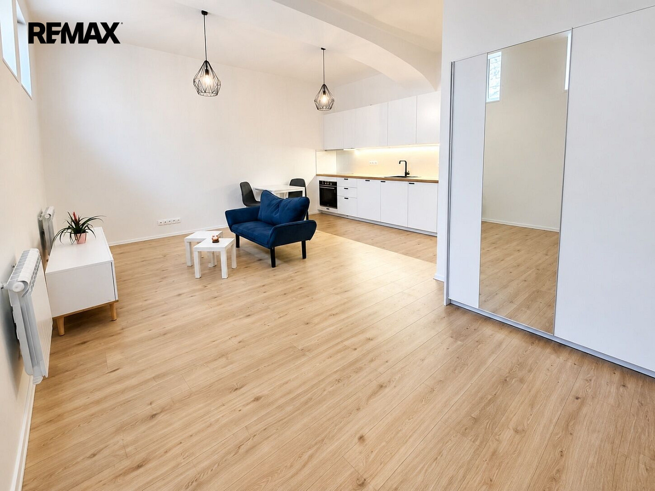 Pronájem bytu 1+kk 39 m² – fotografie 2