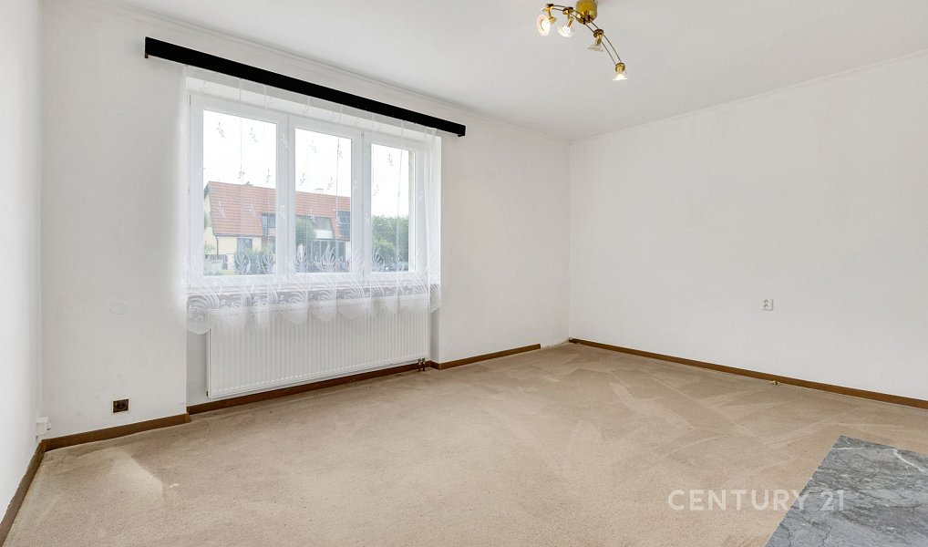 Prodej bytu 4+kk 87 m², Velké Popovice – náhled fotky 3