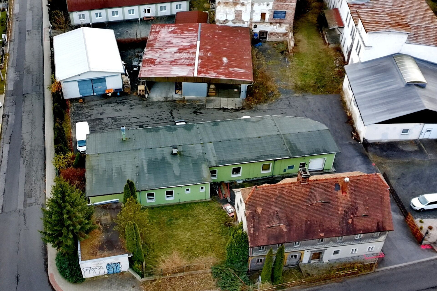 Prodej obchodních prostor 2 000 m²