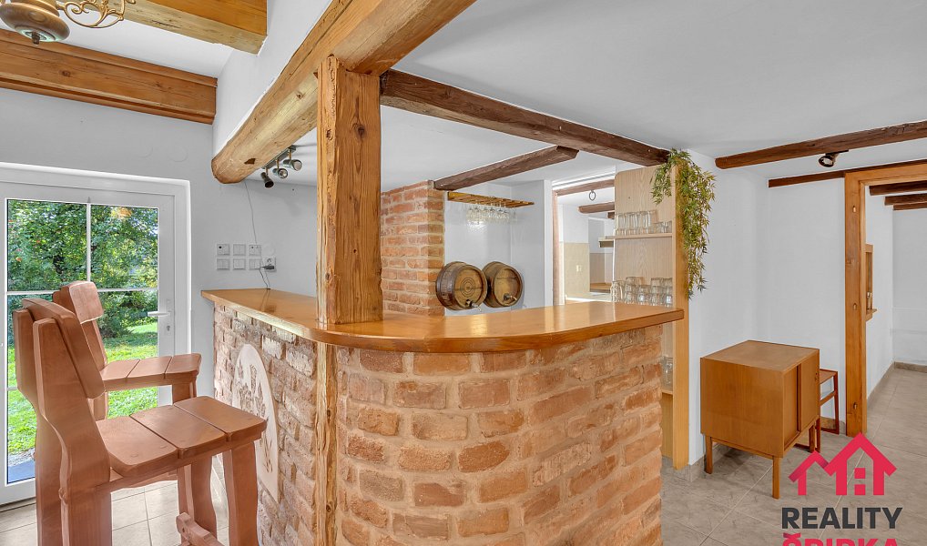 Prodej domu 213 m² s pozemkem 1 204 m², Lukavice – náhled fotky 10
