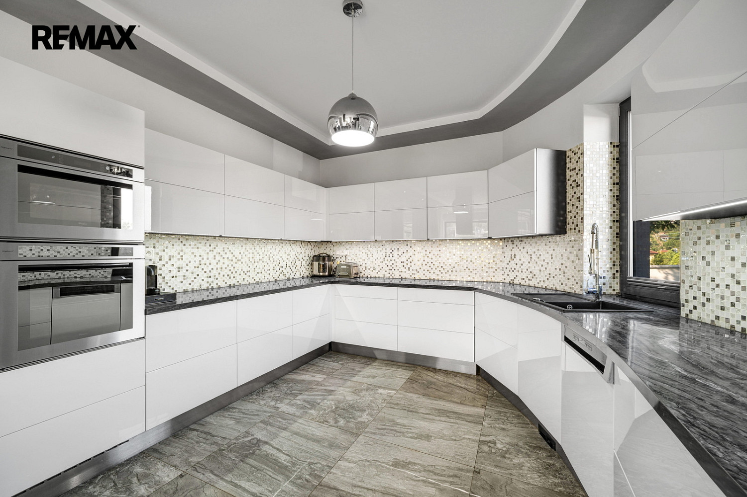 Prodej domu 191 m² s pozemkem 1 465 m² — photo 4
