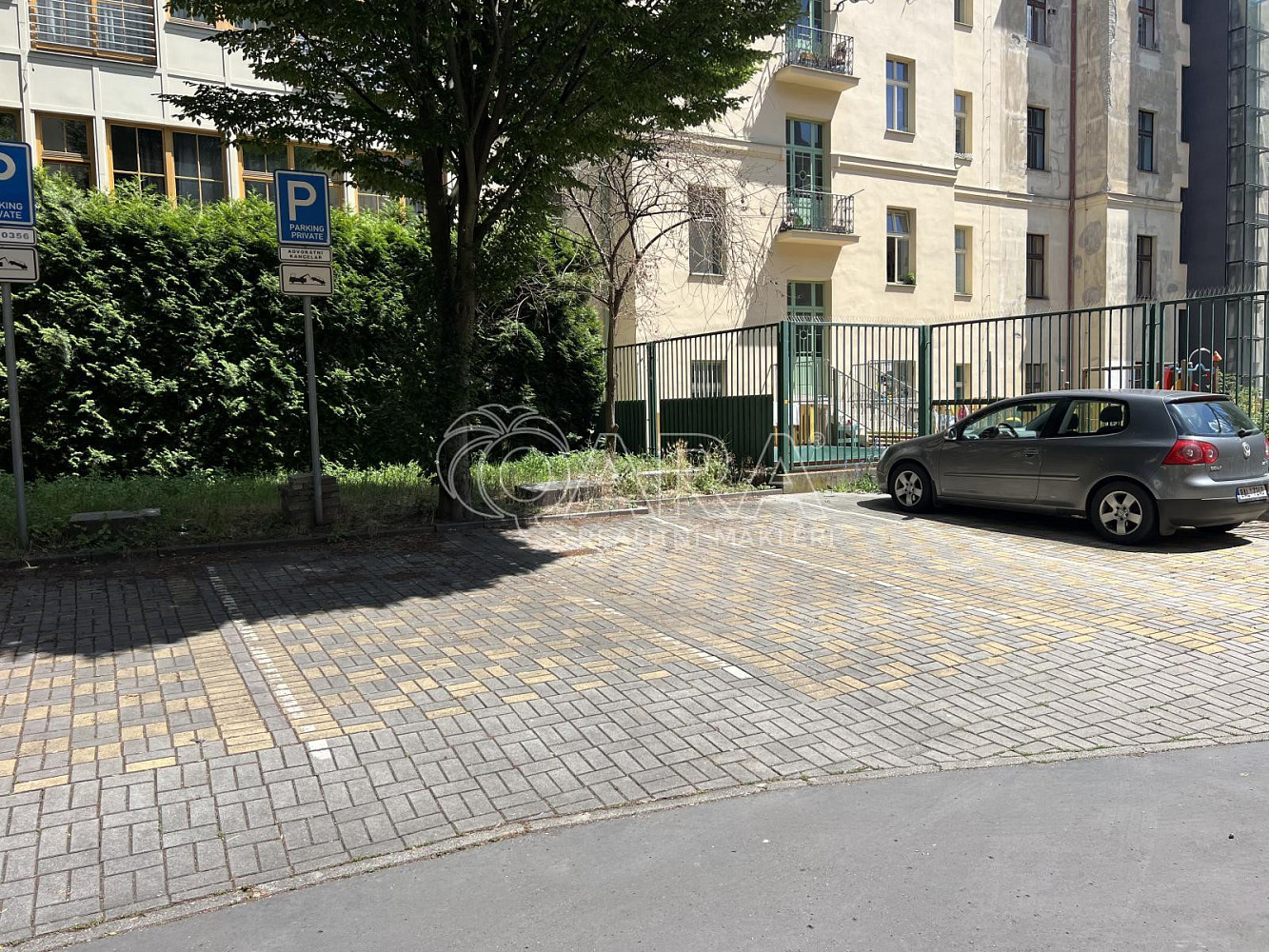Pronájem parkovacího místa šafaříkova, vinohrady