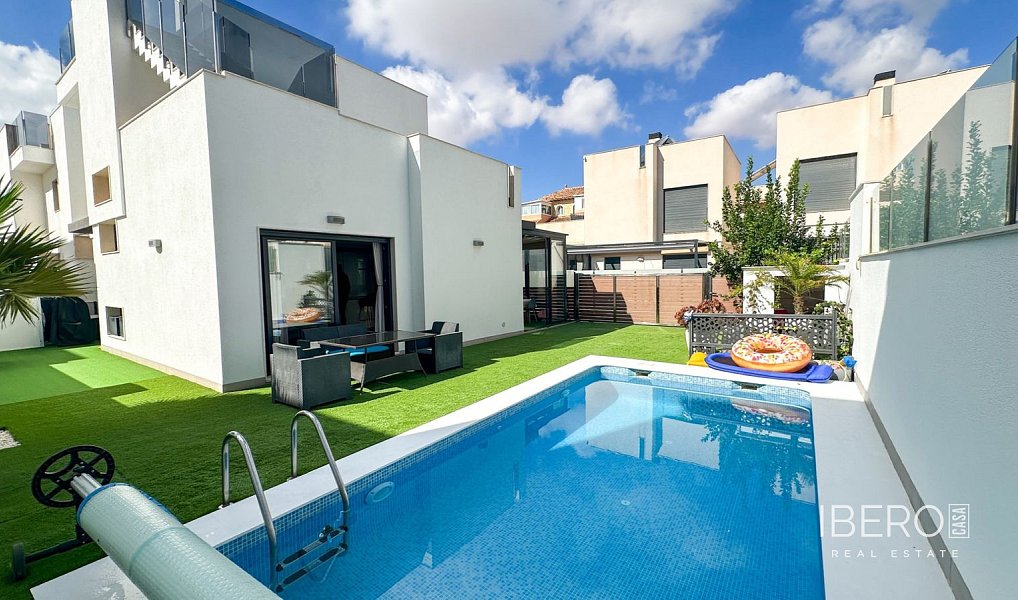 Prodej rodinného domu, 250 m², Torrevieja