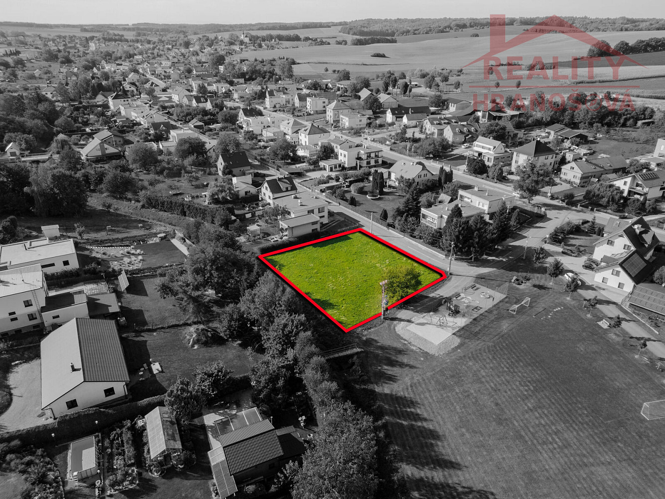 Prodej stavebního pozemku 1 371 m² – fotografie 3